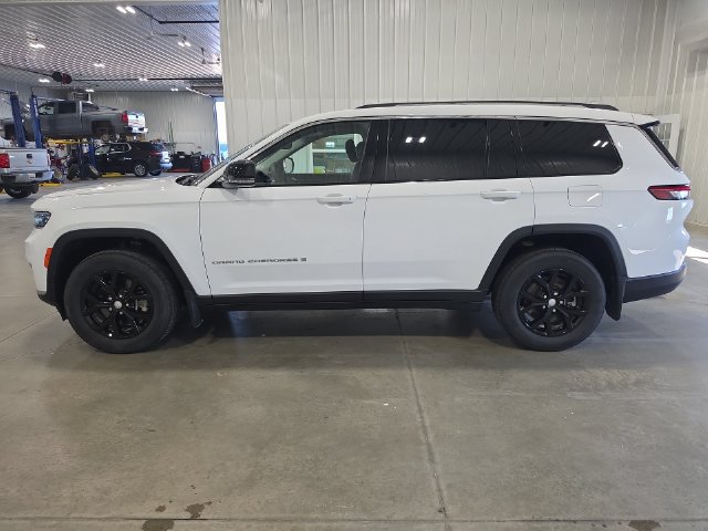 Used 2023 Jeep Grand Cherokee L Limited w/ Trailer Tow Group (B) AWD/4WD image 5