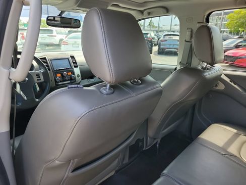 Used 2019 Nissan Frontier SL RWD image 17