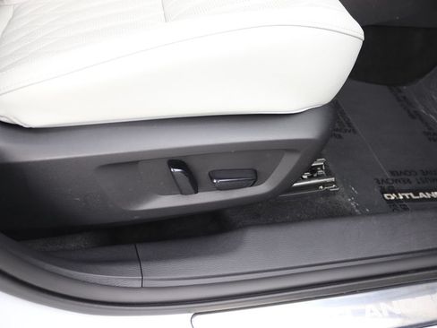 Used 2026 Mitsubishi Outlander SEL AWD/4WD image 7