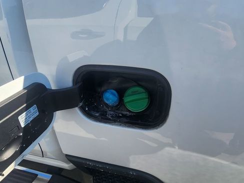 Used 2025 Chevrolet Silverado 2500 LT w/ Convenience Package image 17