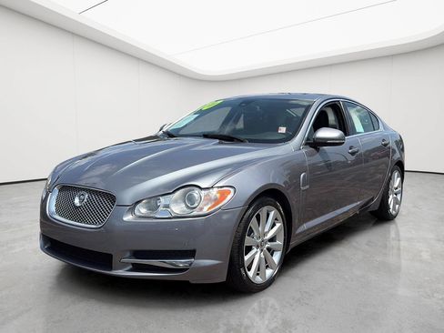 Used 2010 Jaguar XF Premium RWD image 3