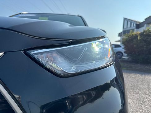 Used 2023 Toyota Highlander XLE FWD image 10