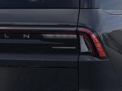 New 2026 Lincoln Navigator Reserve AWD/4WD image 21