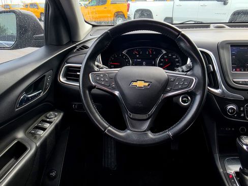 Used 2020 Chevrolet Equinox LT FWD image 17