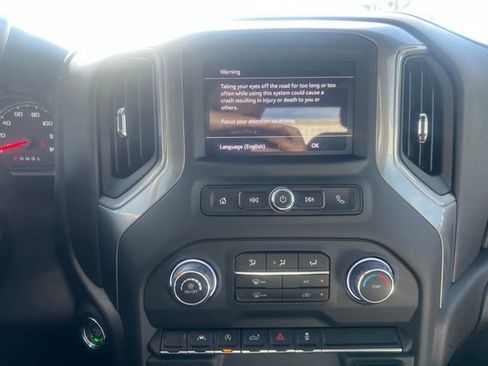 Used 2025 Chevrolet Silverado 1500 Custom image 7