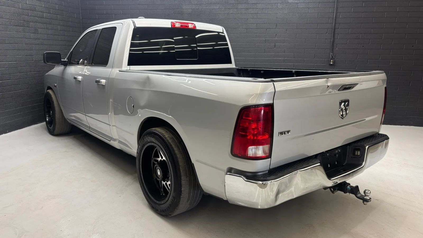 Used 2017 RAM 1500 Classic SLT RWD image 4