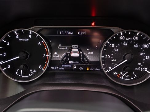 Used 2025 Nissan Rogue SV w/ SV Premium Package FWD image 24