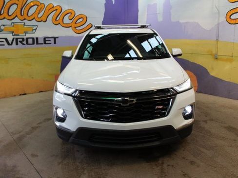 Used 2023 Chevrolet Traverse RS image 3