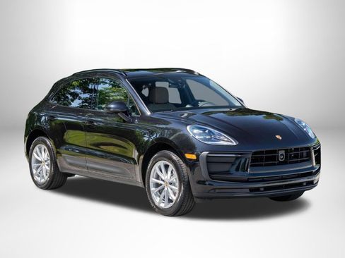 Used 2026 Porsche Macan AWD/4WD image 10