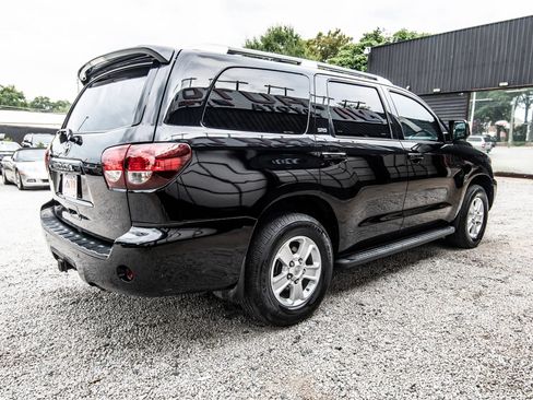 Used 2018 Toyota Sequoia SR5 RWD image 12