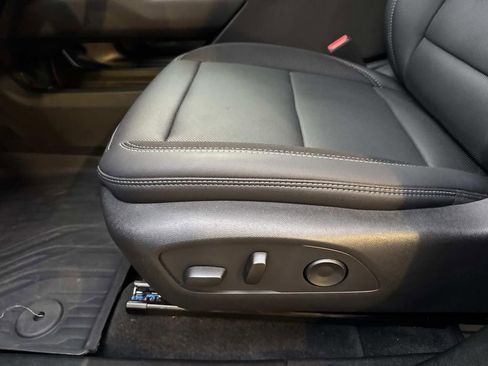Used 2025 Chevrolet Equinox EV LT w/ Convenience Package II FWD image 18