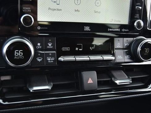 Used 2021 Toyota Highlander XSE image 15