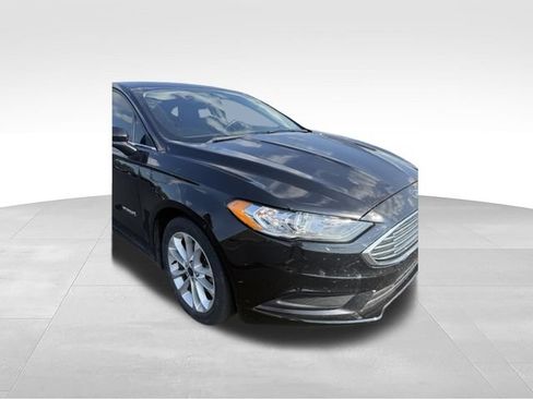 Used 2018 Ford Fusion SE FWD image 13