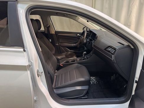 Certified 2024 Volkswagen Jetta SE image 34