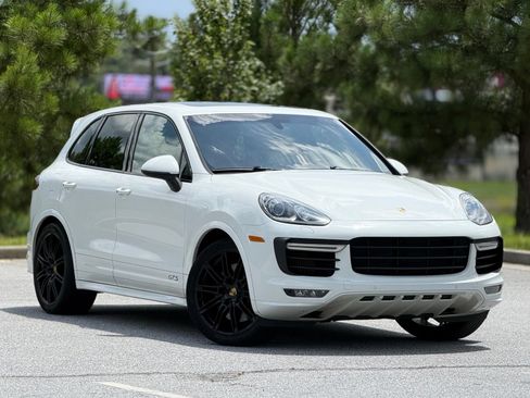 Used 2016 Porsche Cayenne GTS AWD/4WD image 13