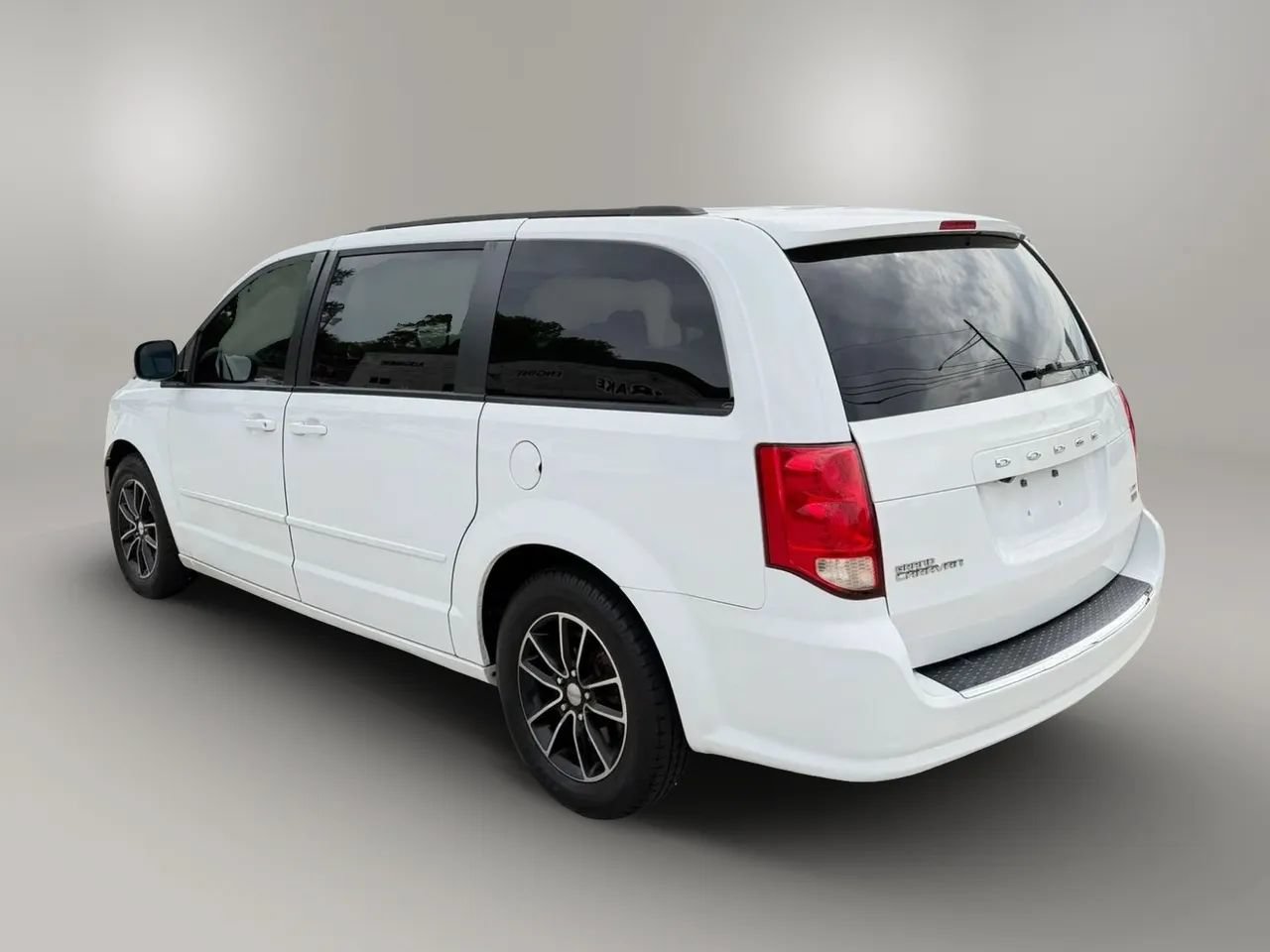 Used 2017 Dodge Grand Caravan GT FWD image 6