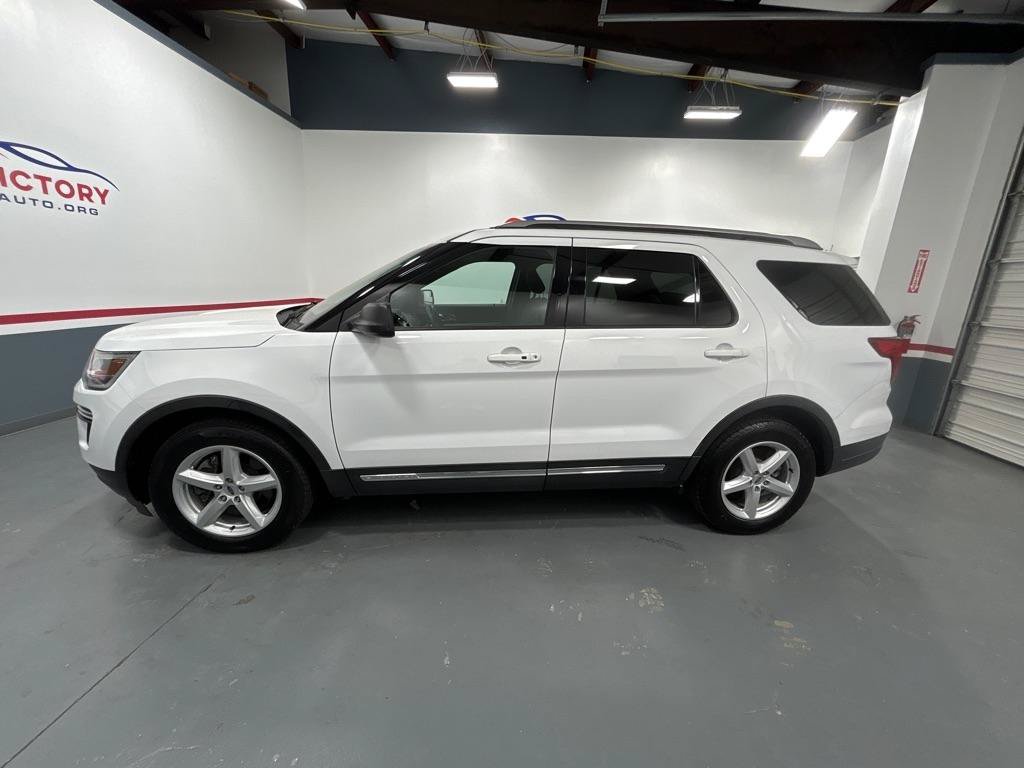 Used 2019 Ford Explorer XLT FWD image 5