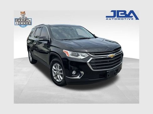 Used 2021 Chevrolet Traverse LT FWD image 1