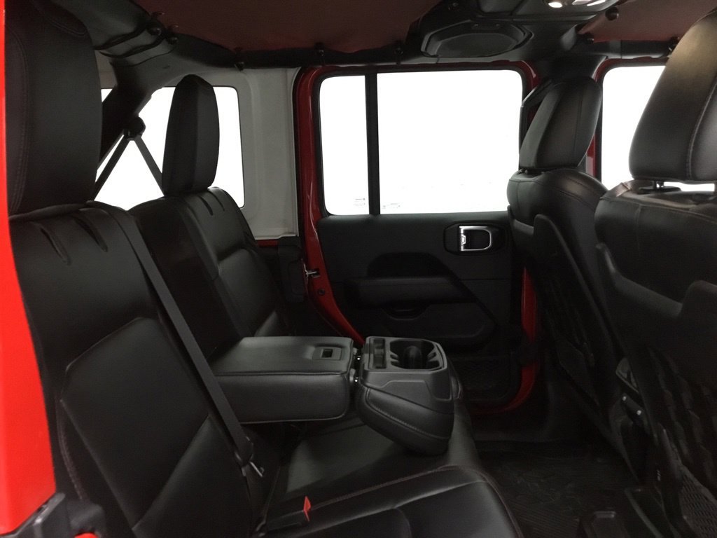 Used 2021 Jeep Wrangler Unlimited Rubicon w/ Cold Weather Group AWD/4WD image 17