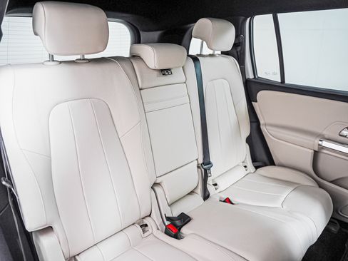 Certified 2023 Mercedes-Benz EQB 300 4MATIC w/ Exclusive Package image 14