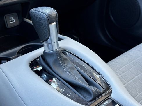Used 2024 Honda HR-V LX image 18