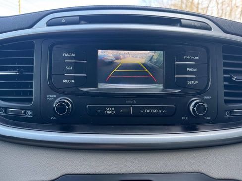 Used 2016 Kia Sorento FWD image 35