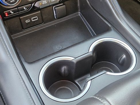 Used 2022 Chevrolet Tahoe Z71 image 29