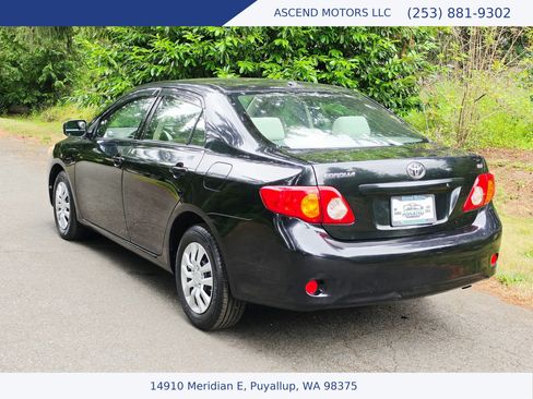 Used 2010 Toyota Corolla LE FWD image 3
