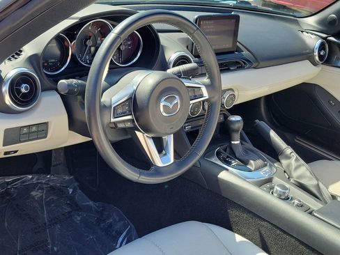 Used 2021 MAZDA MX-5 Miata RF Grand Touring image 13