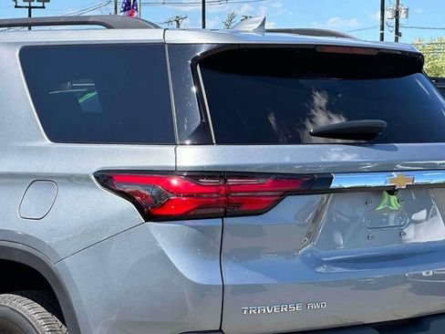 Used 2023 Chevrolet Traverse LT AWD/4WD image 9