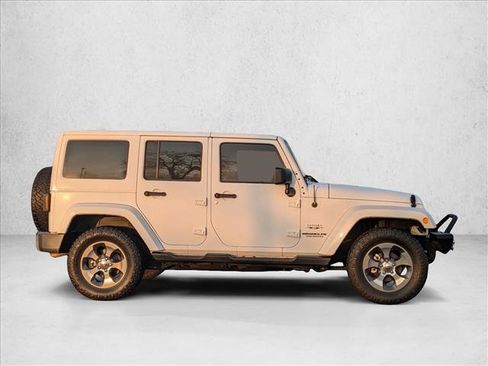 Used 2017 Jeep Wrangler Unlimited Sahara image 4