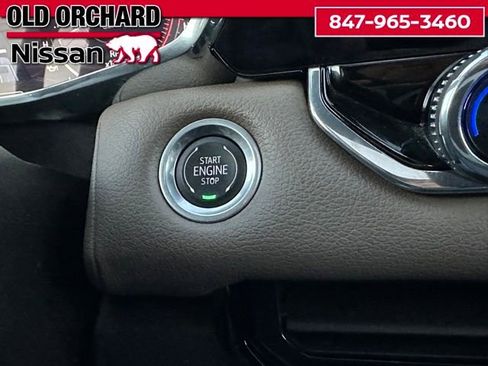 Used 2024 GMC Canyon Denali image 18