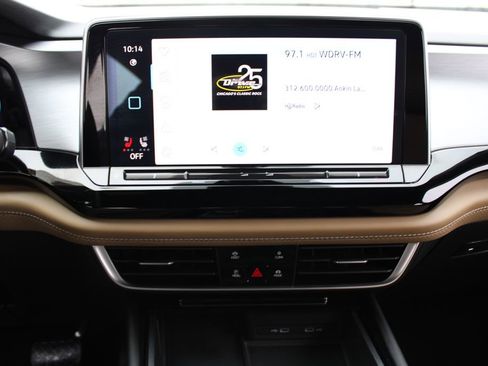 Certified 2024 Volkswagen Atlas Cross Sport SE image 15