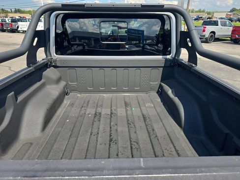Used 2020 Jeep Gladiator Overland AWD/4WD image 14