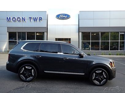 Used 2024 Kia Telluride EX w/ EX Captain's Chair Package