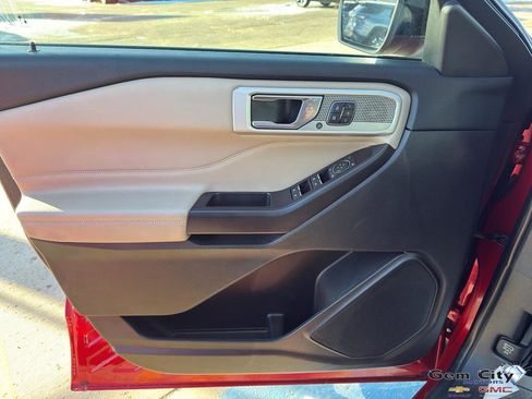 Used 2020 Ford Explorer Limited w/ Class III Trailer Tow Package image 33