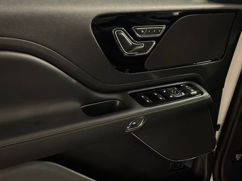 New 2027 Lincoln Aviator AWD image 20