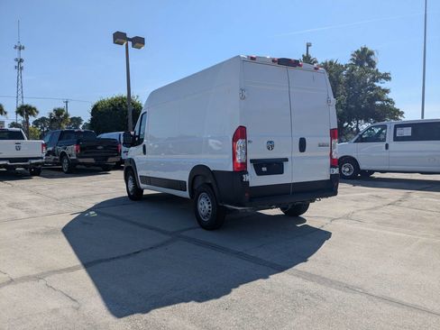 Used 2024 RAM ProMaster 2500 w/ Convenience Group FWD image 6