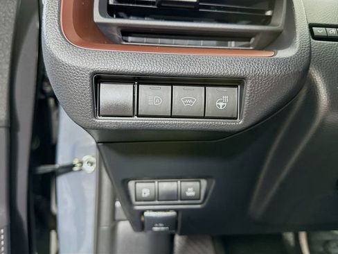Used 2023 Toyota Prius Prime FWD image 9