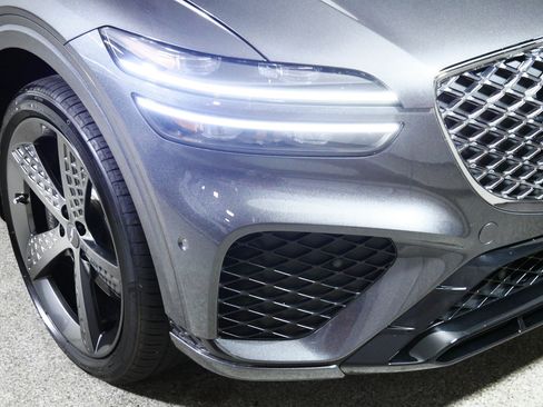 Used 2023 Genesis GV70 2.5T w/ Sport Prestige Package AWD/4WD image 16