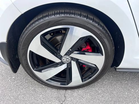 Used 2019 Volkswagen Golf 4-Door FWD image 36