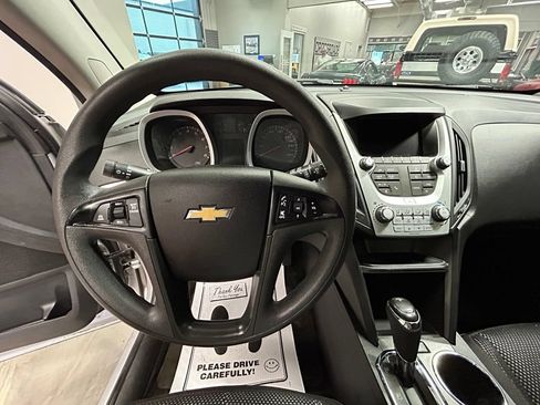 Used 2017 Chevrolet Equinox LS FWD image 9