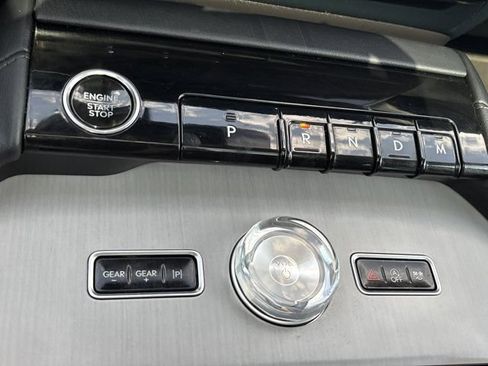 Used 2025 Lincoln Navigator Reserve AWD/4WD image 42