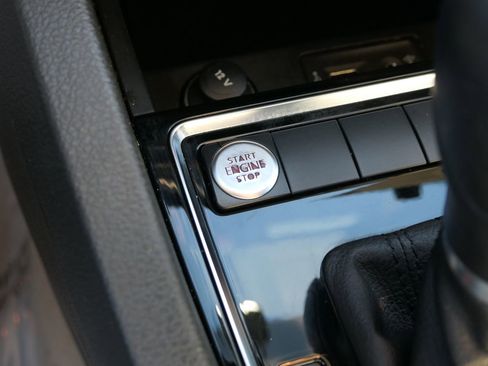 Used 2016 Volkswagen Jetta SEL image 19