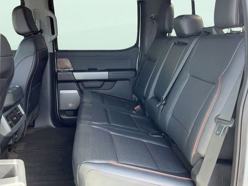 Used 2025 Ford F250 Lariat w/ Chrome Package image 17