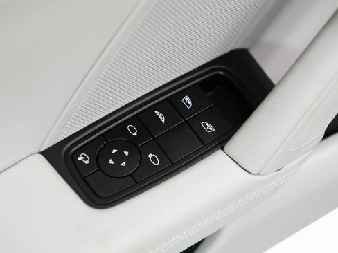 Certified 2025 Porsche 911 Carrera image 18