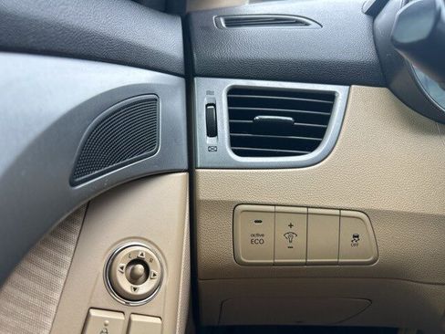 Used 2013 Hyundai Elantra GLS w/ Preferred Pkg image 17