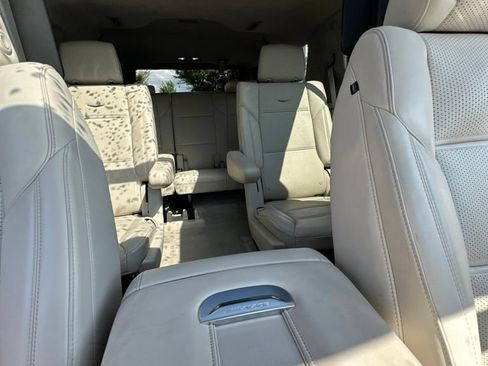 Certified 2023 Cadillac Escalade Premium Luxury Platinum w/ Heavy-Duty Trailer Package AWD/4WD image 10