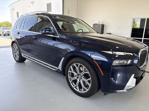 Used 2023 BMW X7 xDrive40i w/ Executive Package AWD/4WD image 17