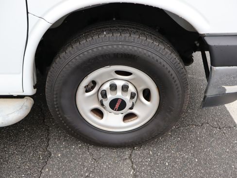 Used 2024 GMC Savana 2500 w/ Driver Convenience Package image 34